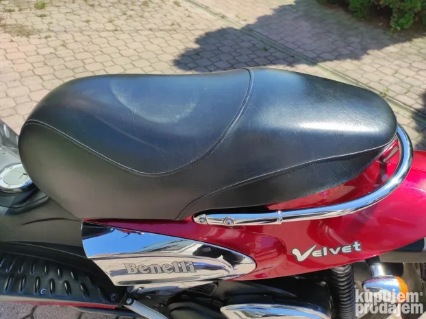 Skuter Benelli Velvet - Motor Yamaha