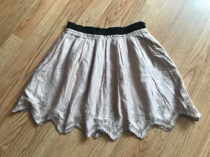 ZARA suknja vel XS/S  NOVO