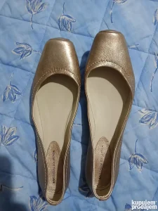 MANGO prelepe kožne zlatne baletanke broj 40