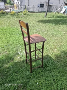 Barska drvena stolica