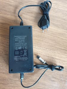 Punjac za skutere 36/42V - 1.6A