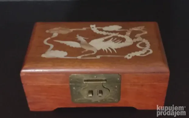 Stara Kina, Drvena kutija sa Zmajom od Sedefa, Savrsena