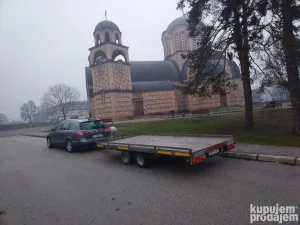 Šlep Prikolica. Auto Prikolica