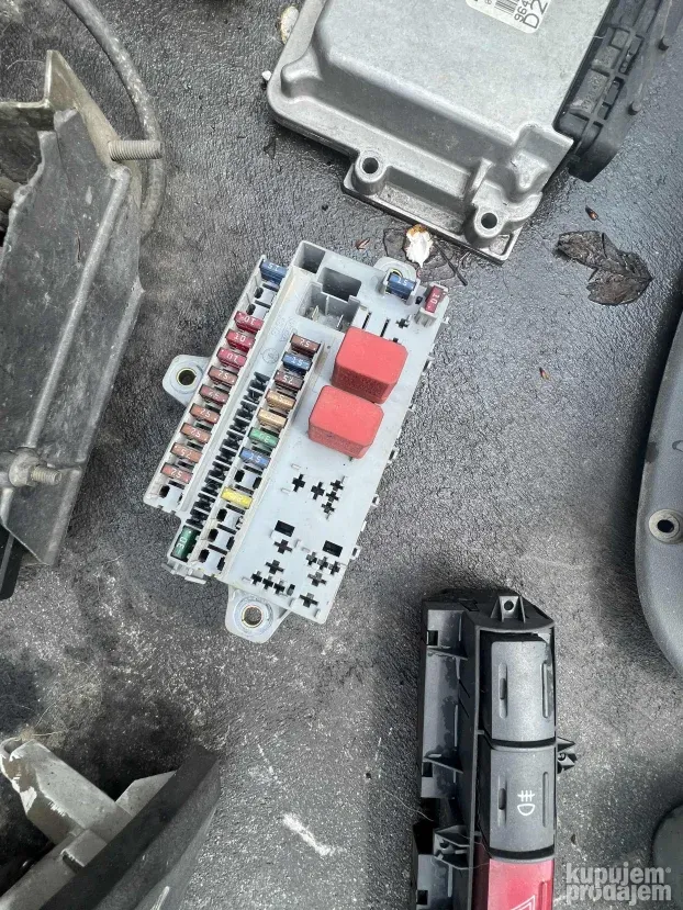 kutija osiguraca fiat dukato citroen jumper pezo bokser
