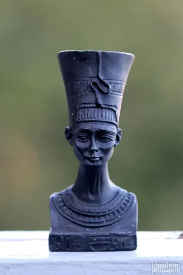 Vintage Statua egipatske kraljice Nefertiti
