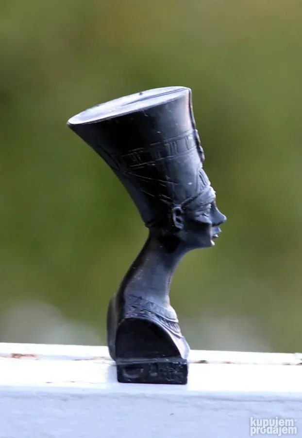 Vintage Statua egipatske kraljice Nefertiti