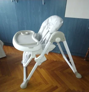 Stolica za hranjenje Moni