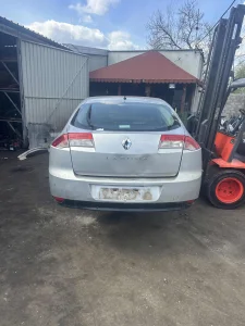 Reno Laguna 2.3 polovni delovi