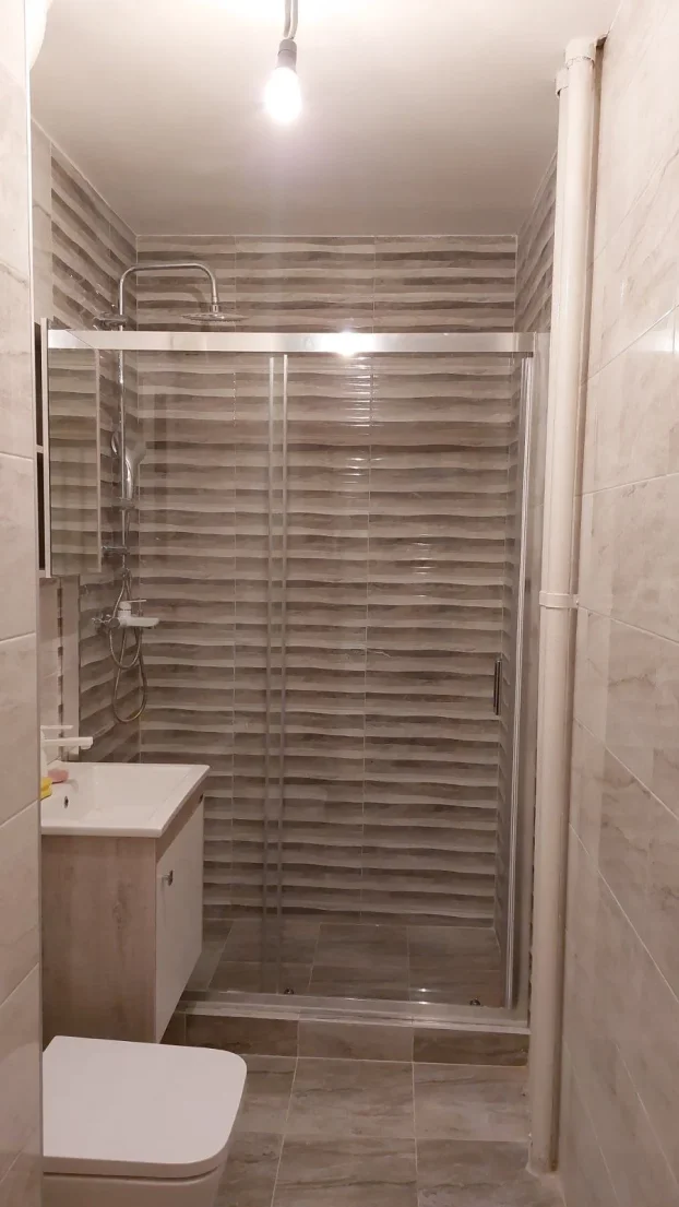 Montaža tuš kabina, kadica i paravana