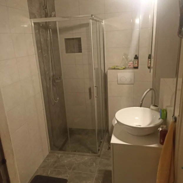 Montaža tuš kabina, kadica i paravana