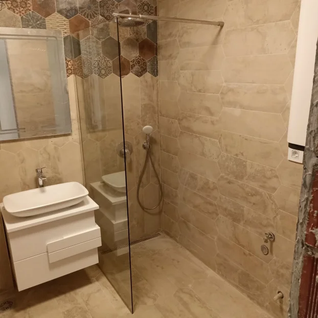 Montaža tuš kabina, kadica i paravana