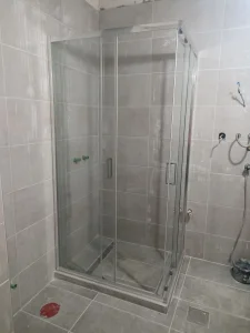 Montaža tuš kabina, kadica i paravana