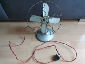 Stari metalni ventilator MARELLI