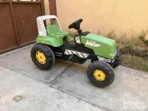 Deciji traktor na pedale