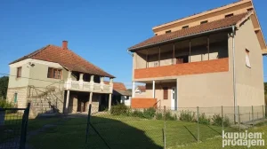 Imanje sa dve kuće 250 m2, 1,6 ha, Lazarevac, Mirosaljci