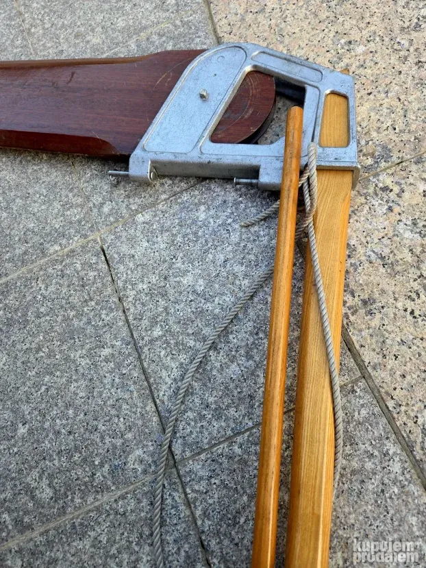 Kormilo za jedrilicu, mahagonija, 98 cm