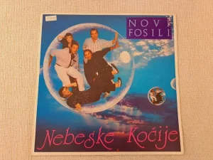Novi fosili - Nebeske kočije (near MINT)
