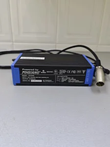 Punjač za invalidska kolica