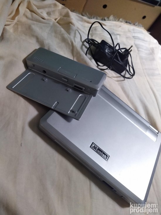 Mustek portable DVD player