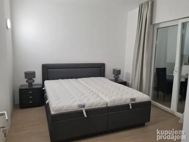 Velisava Vulovica, Dedinje, 4.0 četvorosoban, 180 m²