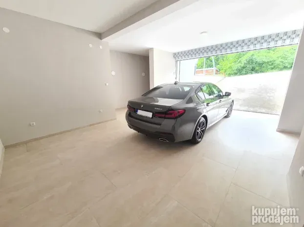 Velisava Vulovica, Dedinje, 4.0 četvorosoban, 180 m²