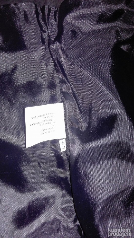 Prsluk kozni br 40-42 rezervisano