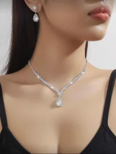 Ženski lančić i minđuše