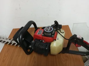 Trjimer za živu ogradu Kawasaki TG 18