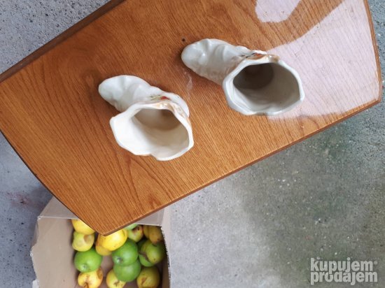 Par porcelanskih cizmica 11x8x6cm.odlicne