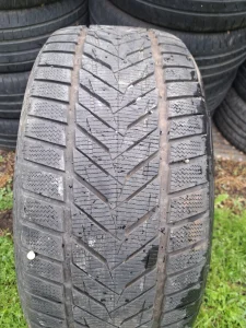 Guma 275 40 R20 275 40 20 Vredestein