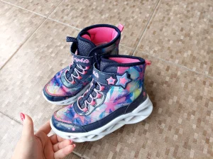 Skechers cizme broj 32 za devojcicu