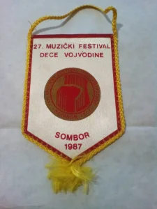 zastavica 27 muzicki festival dece vojvodine sombor 1987