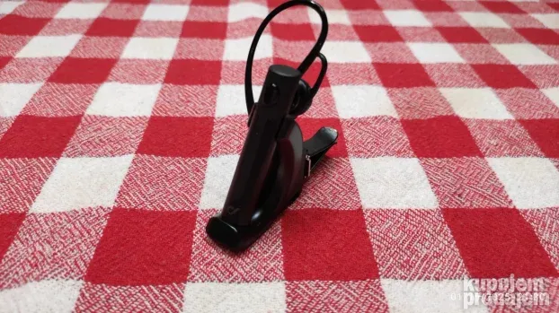 Bezicna slusalica Headset sa postoljem za auto