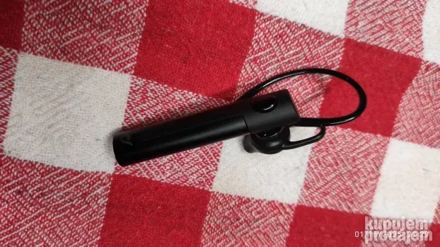 Bezicna slusalica Headset sa postoljem za auto