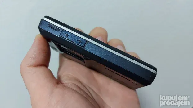 Sony Ericsson K810i (sarena slika)