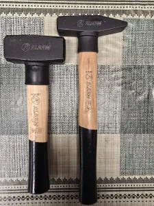 Alarm macola i čekic