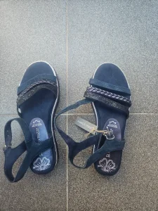 Prodajem Nove,Nenosene i Orignal Sandale Marco Tozzi 37 broj