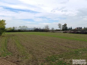 Na prodaju građevinski plac Medjulužje / Mladenovac