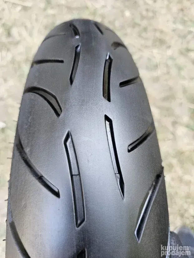 Moto guma Metzeler 120/70/17 god 2018