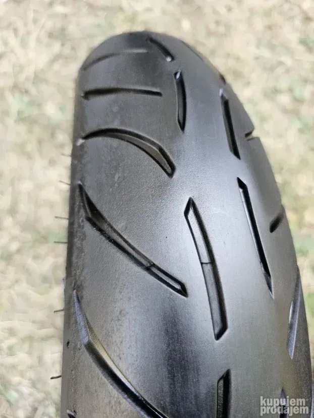 Moto guma Metzeler 120/70/17 god 2018