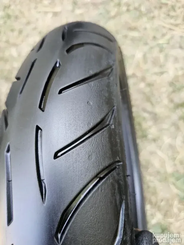 Moto guma Metzeler 120/70/17 god 2018