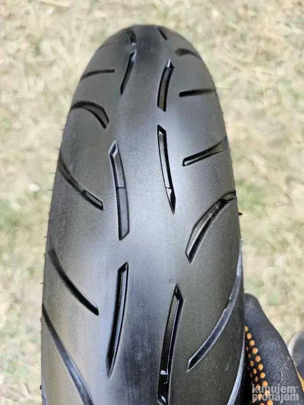 Moto guma Metzeler 120/70/17 god 2018