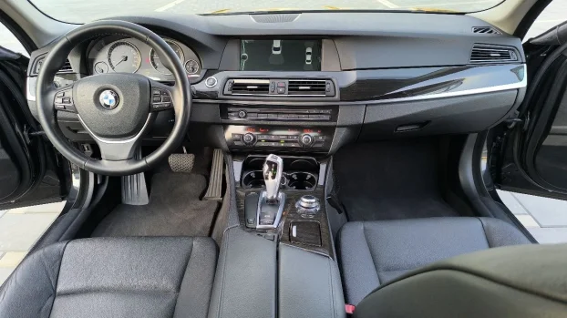 2010 BMW 520 184ks AUT/NAVI/XEN