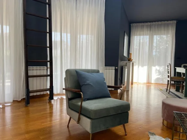 Voje Radića, Jajinci, 3.0 trosobna, 270 m²