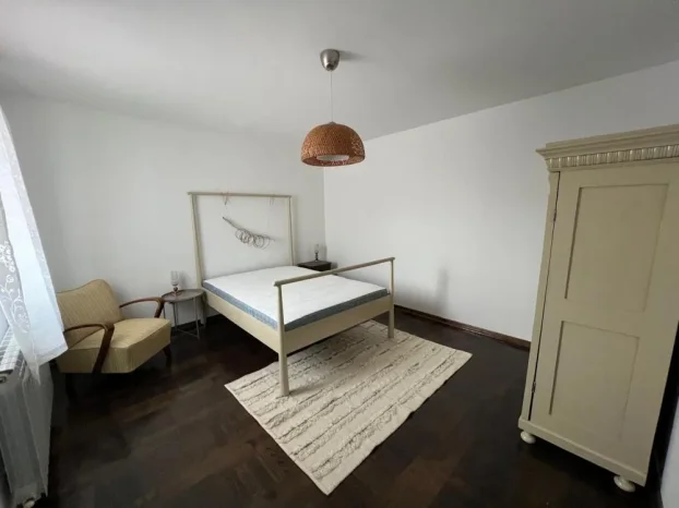 Voje Radića, Jajinci, 3.0 trosobna, 270 m²