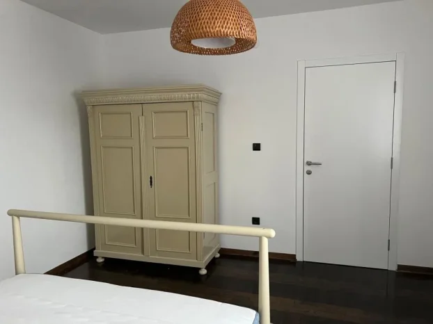 Voje Radića, Jajinci, 3.0 trosobna, 270 m²