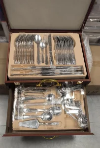 Veliki set escajga u koferu