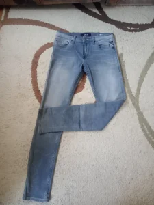 REPLAY original ,30-32 Perfektno stanje kao nove