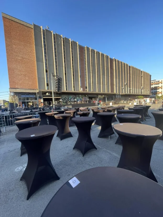 Iznajmljivanje barskih stolova i stolica