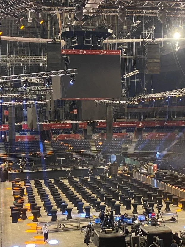 Iznajmljivanje barskih stolova i stolica